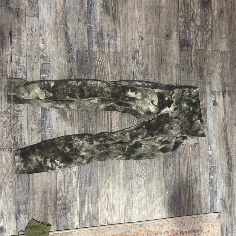 Lululemon tie dye leggings